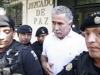 Экс-главу МВД Гватемалы заподозрили в коррупции