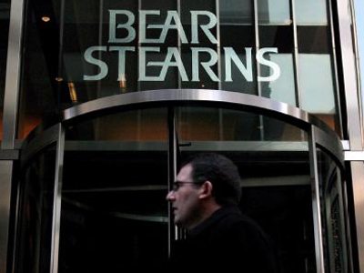 Суд признал сделку по продаже Bear Stearns законной