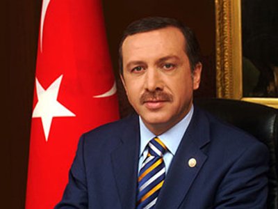 Премьер-министр Турции подал в суд на лидера оппозиции