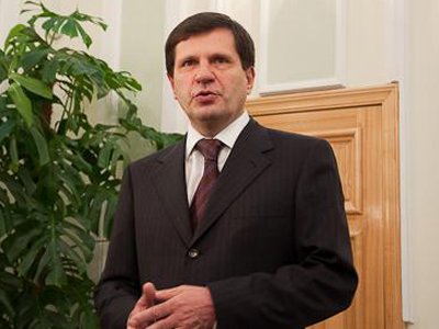 Мэр Одессы возложил ответственность за езду по встречной на своего водителя