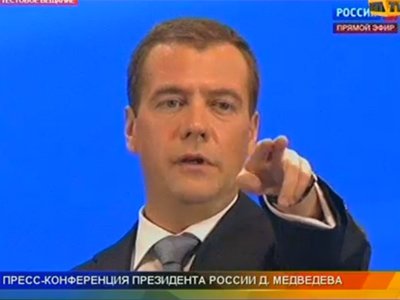 Медведев совместит смену руководителей-силовиков с &quot;существенным обновлением&quot; Правительства