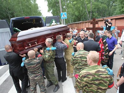 Похороны Буданова прошли без происшествий