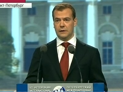 Медведев не исключает возвращения к выборности губернаторов
