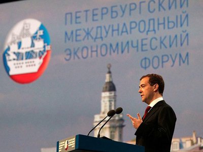 Медведев обещает модернизацию при любом руководстве