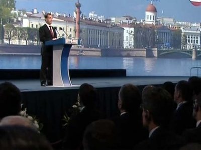 Медведев похвалил Собянина за дебюрократизацию