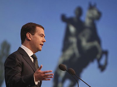 Медведев придумал удавку для коррупционеров