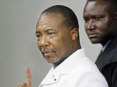 Экс-лидера Либерии Чарльза Тейлора приговорили к 50 годам тюрьмы за пособничество повстанцам