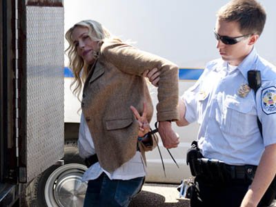 Актриса Дэрил Ханна арестована за участие в акции протеста у Белого дома
