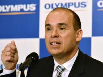 Olympus обвиняет уволенного главу компании в раскрытии инсайдерской информации