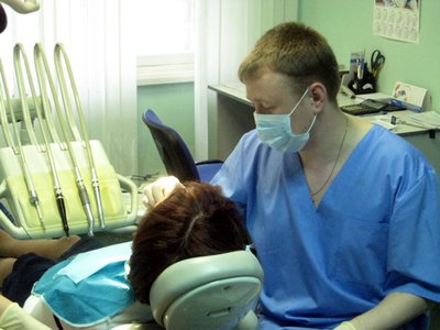 Пациентка отсудила 60&amp;nbsp;000 руб. за лечение зуба у поликлиники, упрекнувшей ее в специфической анатомии