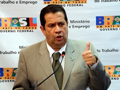 Обвинения в коррупции заставили министра труда Бразилии подать в отставку