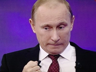 Путин пояснил свое заявление о &quot;контрацептивах&quot;, используемых участниками акций протеста