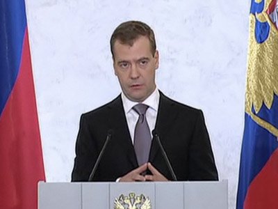 Госдума уже воплощает идею Медведева об ограничении сроков пребывания на посту избранных губернаторов