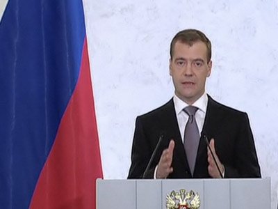 Медведев с подачи Путина предложил провести комплексную реформу политической системы