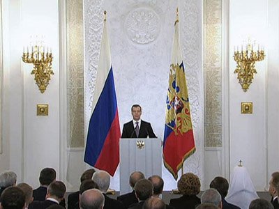 Медведев предложил введение обязательных примирительных процедур по ряду категорий споров