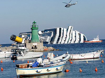 С затонувшего круизного лайнера Costa Concordia похищен судовой колокол с 8-метровой глубины