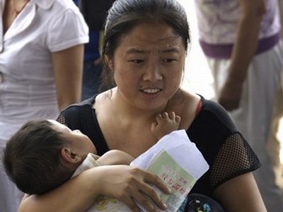 В Китае казнены виновные в отравлении детей молоком