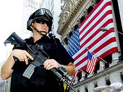 США: полиция открыла огонь на поражение по вооруженному мужчине