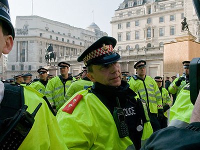 Британские тюрьмы остались без охраны - надзиратели вышли на массовую забастовку