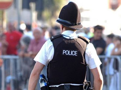 Британского рок-певца Гари Глиттера арестовали по подозрению в сексуальных преступлениях