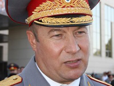 Омбудсмен Лукин возмущен &quot;формальным повышением&quot; экс-главы МВД Татарстана, уволенного из-за трагедии в ОВД &quot;Дальний&quot;