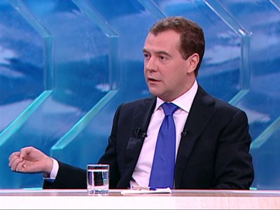 Тандем завершил обратную рокировку - Медведев утвержден премьером
