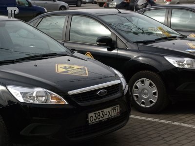 За неоплату парковки в центре Москвы водителей решено штрафовать на 2500 руб.