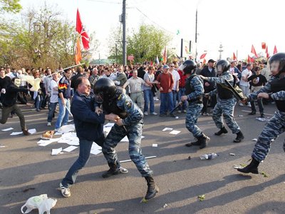 Двоих москвичей, арестованных после &quot;Марша миллионов&quot;, выпустили под подписку о невыезде