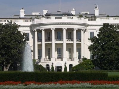 В Вашингтоне арестован мужчина, перелезший через ограду Белого дома