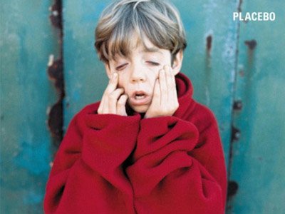 Мальчик с обложки альбома Placebo подает в суд на группу, &quot;разрушившую его жизнь&quot;