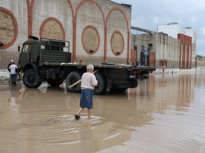 Гендиректор крымского телеканала заявила, что &quot;бегущей строки&quot; по местному ТВ накануне наводнения не было