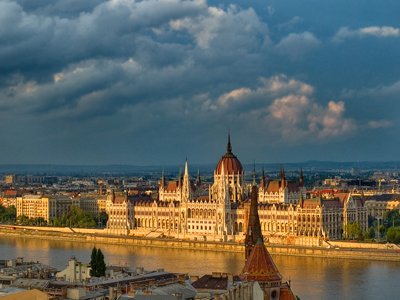Венгрия согласилась внести поправки в закон о СМИ