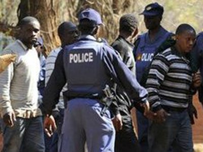 Прокуратура ЮАР освободит 270 шахтеров, обвиненных в убийстве коллег, погибших от пуль полицейских