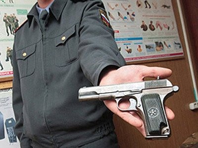 Правительство объявило выдаваемые судьям пистолеты федеральной собственностью