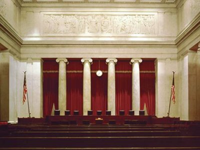 Брань на телевидении разделила судей Верховного суда США