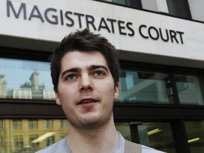 США добились экстрадиции британского студента, обвиняемого в нарушении авторских прав