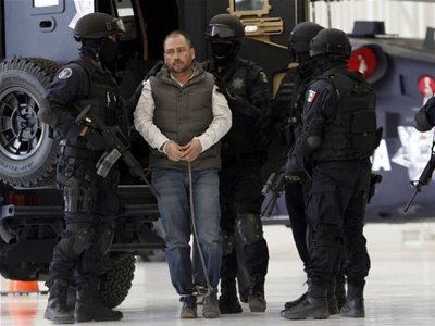 В Мексике задержаны 150 полицейских по обвинению в связях с организованной преступностью