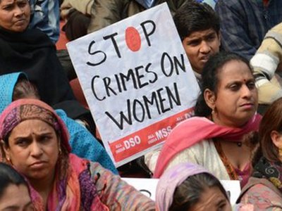 Индусы хотят, чтобы насильников судили в отдельных судах, возглавляемых женщинами
