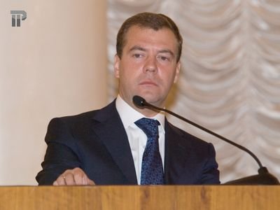 Медведев поручил доработать поправки в закон о госизмене