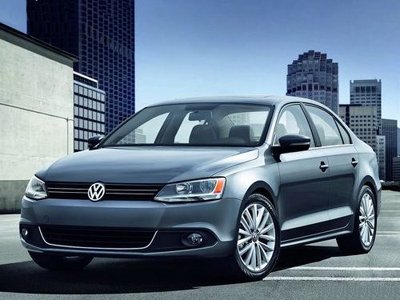 За самовозгорание Volkswagen Jetta на парковке автосалон выплатит владельцу 1,5 млн руб.