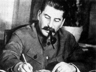 Эксгумации Сталина не будет: его внуку отказано в иске к &quot;Эху Москвы&quot;