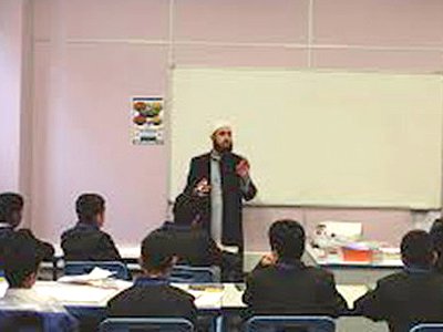 Власти Великобритании закрыли мусульманскую школу из-за слишком строгих внутренних правил