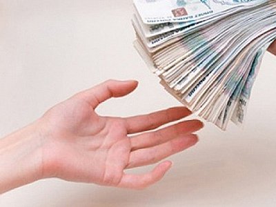 Однофамилица должницы, у которой пристав по ошибке списал деньги со счета, отсудила компенсацию в 42&amp;nbsp;000 руб.