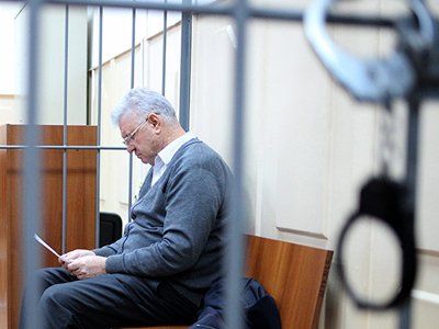 Судья, послушав прокурора, назначила мэру Астрахани за 20 пачек &quot;отката&quot; 10 лет и штраф 500 млн руб.