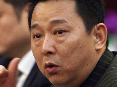 Китайского миллиардера приговорили к смертной казни за убийства