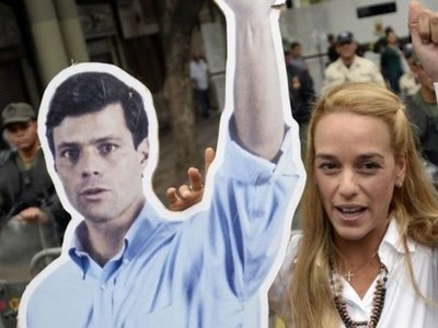 В Венесуэле начался процесс по делу Леопольдо Лопеса, лидера оппозиции, которому грозит 10 лет