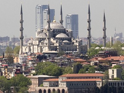 Власти Турции ввели в Стамбул дополнительные силы спецназа