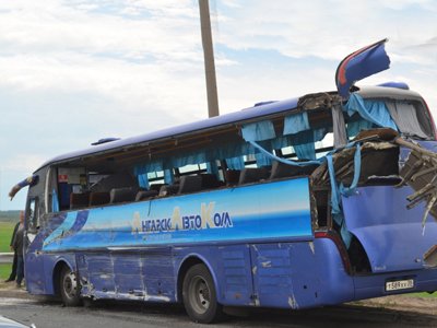 Заснувшего за рулем водителя автобуса судят за гибель восьми человек