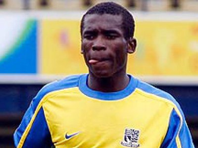 Футболист из Конго получил 4 года за то, что выдавал себя за похожего игрока &quot;Челси&quot;