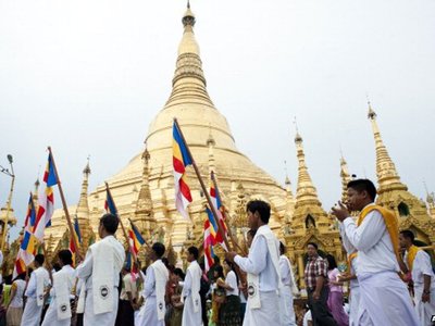 Новозеландцу в Мьянме грозит тюрьма за психоделического Будду